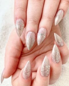 8 inspiratie ideeën voor super mooie gelnagels! 134466314 437601660729962 616251445398327106 n
