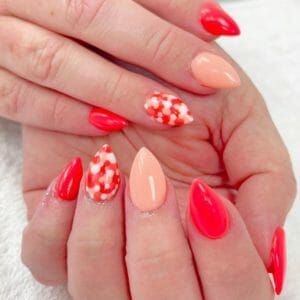 Super stralende gelnagels voor pasen: 3 tips! 179423454 109291421213468 6925464487932517556 n 1