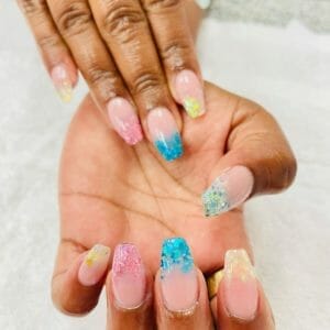 4 super tips voor gelnagels met glitter 191282698 125121529617867 3399573913176263939 n