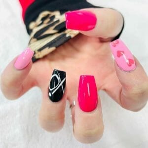 3 tips voor super mooie valentijn gelnagels! 273112200 358948576075762 79149541081815978 n 1