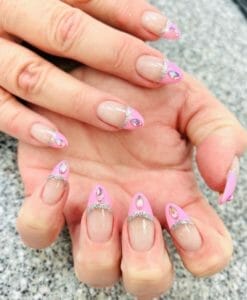 3 nieuwe tips voor roze gelnagels met glitter! 279386928 990473474952084 7689248130071381896 n