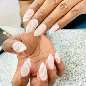 7 super ideeën voor mooie witte gelnagels 285861369 719316872613614 4392889024434895873 n