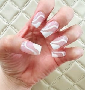 7 super ideeën voor mooie witte gelnagels 287325586 558182275718926 4569907405611792545 n