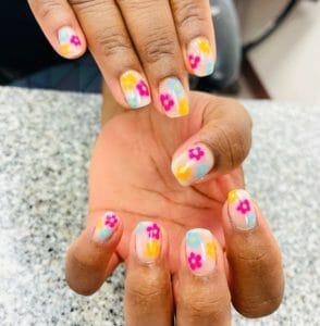 Gelnagels in zomerkleuren: 5 nieuwe tips 288927608 166392315869667 1498390122214161151 n 1 1