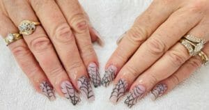 5 super ideeën voor halloween gelnagels 312135954 651891849637679 5489988146906966612 n