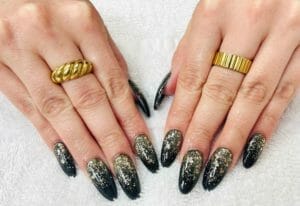 4 super tips voor gelnagels met glitter 322161244 666468638602713 7885676328296624499 n