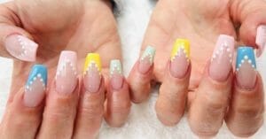 French manicure: 3 handige tips en leuke ideeën! 334575619 155879493998587 7095167437475630286 n