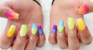 Hoe kun je de plaklaag van gelnagels verwijderen? 354128901 1399500954167380 7931774740784868335 n