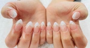 Ultieme gids: tips voor gelnagels 375045935 18248497450202449 597662800430610896 n