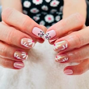 Doe het zelf gelnagels: 3 tips hoe je dat makkelijk zelf kunt doen! 438330951 18277063363202449 605474185880091846 n