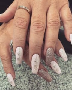 3 nieuwe tips voor roze gelnagels met glitter! Roze gelnagels met glitter