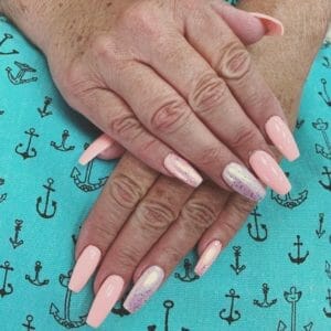 De 3 beste diy kits om zelf gelnagels te zetten! 62238200 624174908092645 5050200974417959026 n