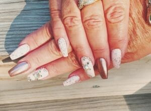 3 nieuwe tips voor roze gelnagels met glitter! 69524530 520676758690236 1739645177295203800 n