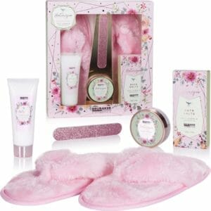 BRUBAKER Cosmetics Bad- en Voetverzorgingsset Incl. 1 Paar Roze Pluche Slippers - Met Roos, Jasmijn en Eucalyptus Extracten - Schoonheidscadeauset Vrouwen