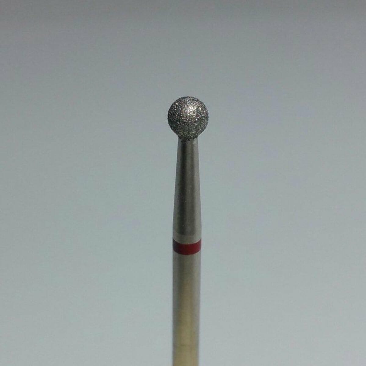 Korneliya nagelfrees - nagelfreesbitjes - frees bitje diamant bol cuticle rood 4,0 mm Korneliya nagelfrees - nagelfreesbitjes - frees bitje diamant bol cuticle rood 4,0 mm