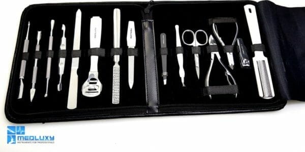 Medluxy - voordeel pakket - pedicure - manicure set - 15-delig - incl. Etui - [nagelverzorging - hand en voetverzorging]