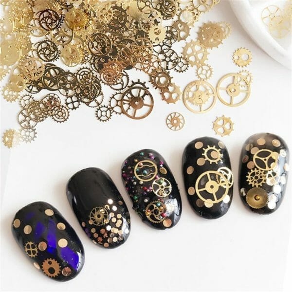 Nagel decoratie | nagel steentjes | gouden tandwielen | nail art tandwielen | steampunk nail art