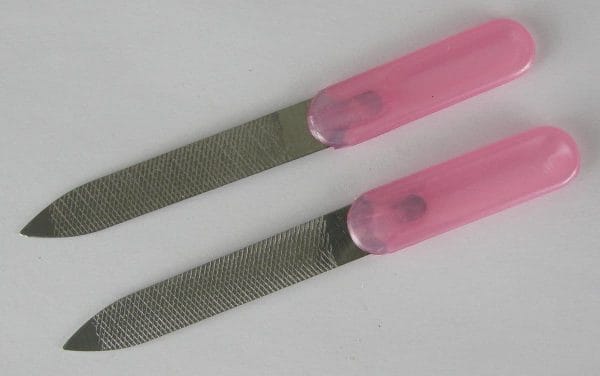 Nagelvijlen van metaal verpakt per 2 stuks roze