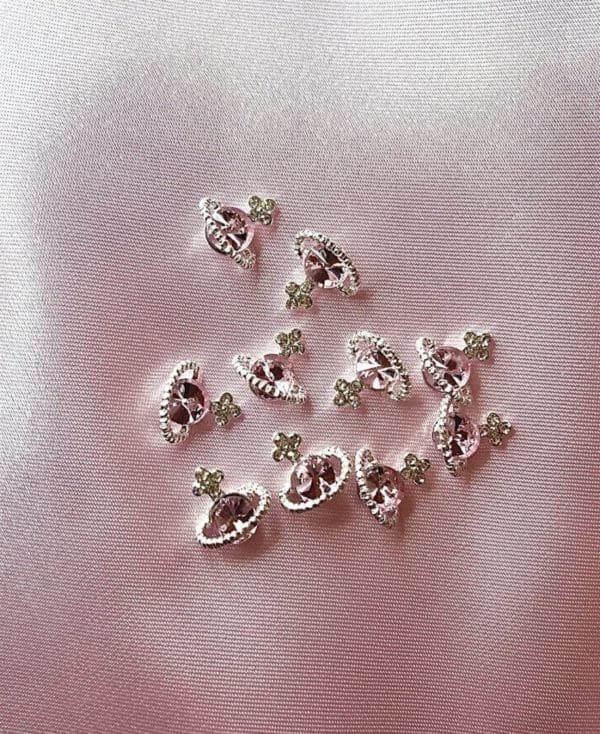 Nail charms - nagel charms - nagel planeet - nagel ufo - roze nagel steentjes - nail art - nagel diamantjes