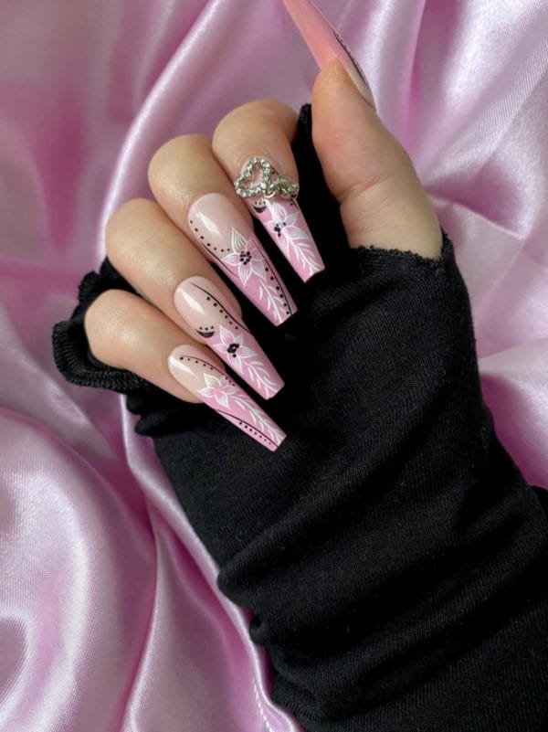 Nep nagels - roze nepnagels - plak nagels - press on nails - fake nails - cute nails - schattige nagels - hariersbeauty nagels