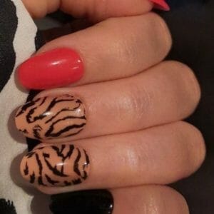 SD Press on Nails - B-Series - Plaknagels - Gelnagels - Handgemaakt - 20 stuks - B87 - Nude Rood Zwart Leopard - Nepnagels met lijm - Kort Rond - Accessoires Feestdagen - Cosplay - Nagelstudio - Gellak - Nageltips - Nagelset - Nail Art