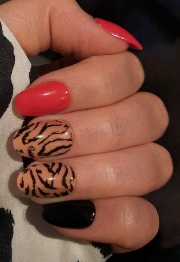 Sd press on nails - b-series - plaknagels - gelnagels - handgemaakt - 20 stuks - b87 - nude rood zwart leopard - nepnagels met lijm - kort rond - accessoires feestdagen - cosplay - nagelstudio - gellak - nageltips - nagelset - nail art