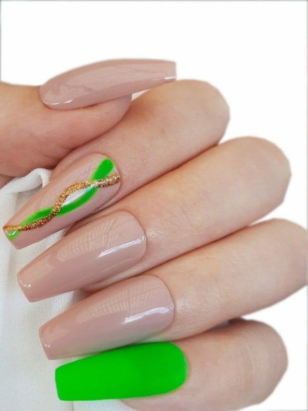 Sd press on nails - b-series - plaknagels - nagelset 20 nagels - b127 - nude groen swirl - gellak - nagellak - lange long coffin nageltips - nepnagels met lijm - kunstnagels - nail art - handmade - valse nagels - nagelvijl - accessoires