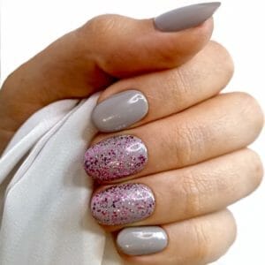 SD Press on Nails - B145 - Plaknagels met nagellijm - XS Almond Kunstnagels - Bruingrijs Nude Glitter - Set 20 Nagels