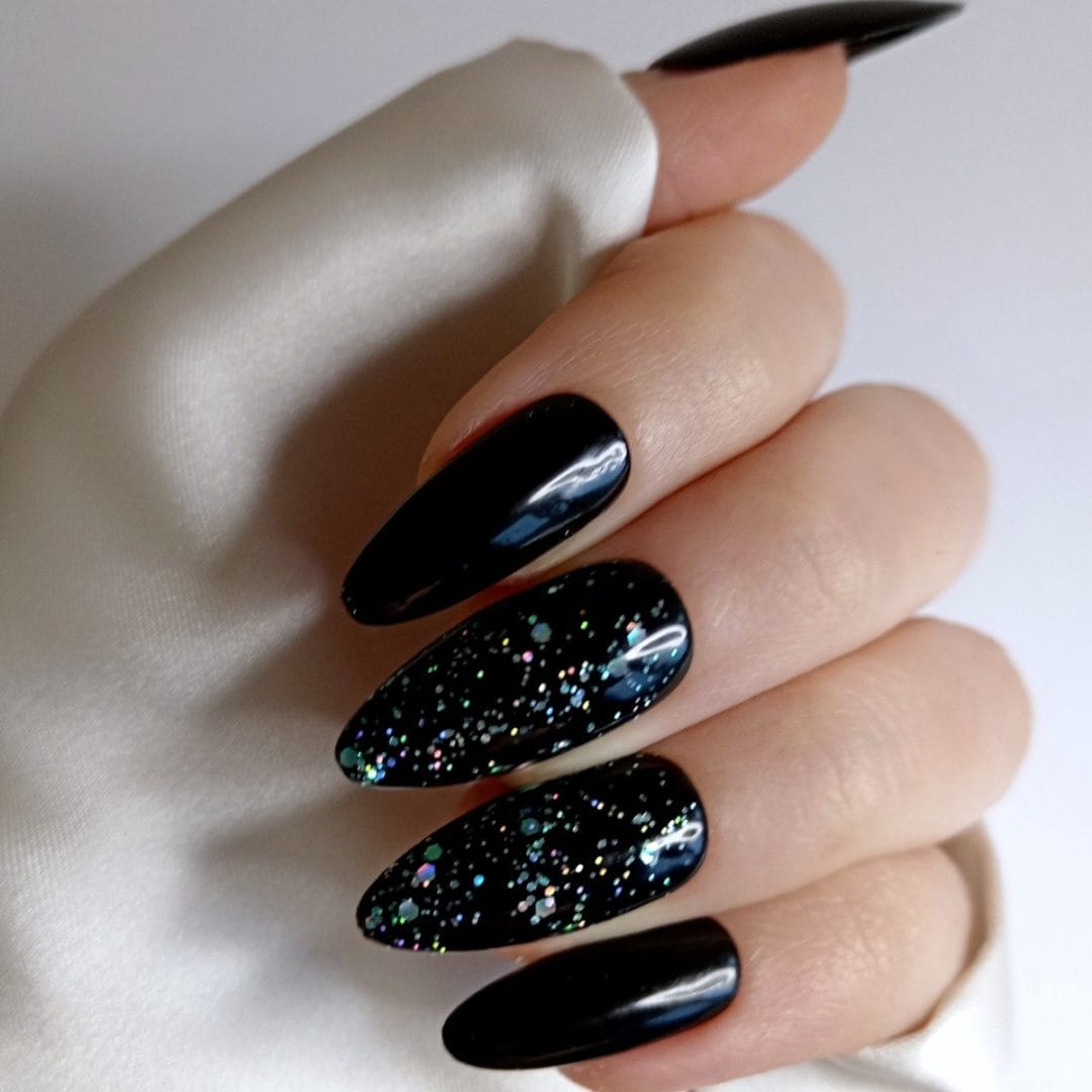 Sd press on nails - b172 - plaknagels met nagellijm - lang stiletto kunstnagels - zwart glitter groen - set 20 nagels - handmade - gellak - accessoires feestdagen Sd press on nails - b172 - plaknagels met nagellijm - lang stiletto kunstnagels - zwart glitter groen - set 20 nagels - handmade - gellak - accessoires feestdagen