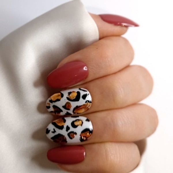 Sd press on nails - b54- plaknagels met nagellijm - medium ronde kunstnagels - nude wit leopard - set 20 kunstnagels handgemaakt van gellak