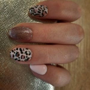 SD Press on Nails - Plaknagels - Gelnagels - 20 stuks - Handgemaakte Nagels - Set No. 7 Wild - Nepnagels - Nagels met lijm - Nagellijms - Nail Art - Nude - Valentijn - Accessoires - Cadeau voor haar - Kort Rond - Korte nagels - Gellak