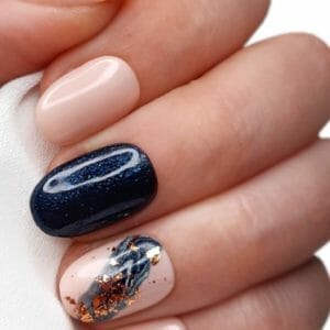 SD Press on Nails - Plaknagels - Gelnagels - Handgemaakt - 20 stuks - No. 106 Something Nude Blauw- Gellak - Nagellak - Korte ronde Nageltips - Nepnagels met Lijm - Kunstnagels - Nail Art - Handmade - Valse nagels - Nagelvijl - Accessoires