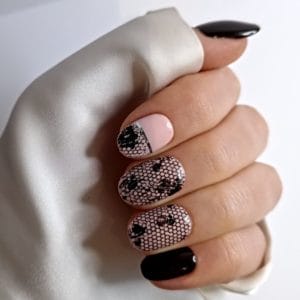 SD Press on Nails - Plaknagels - Gelnagels - Handgemaakt - 20 stuks - No. 4 Black & Lace - Gellak - Nagellak - Korter ronde Nageltips - Nepnagels met Lijm - Kunstnagels - Nail Art - Handmade - Valse nagels - Nagelvijl - Accessoires