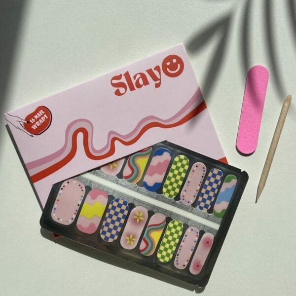 Slayo - nail wraps -- freaky friday -- nagel wraps - nail stickers - diy - nail art - nagelstickers - geen lamp nodig